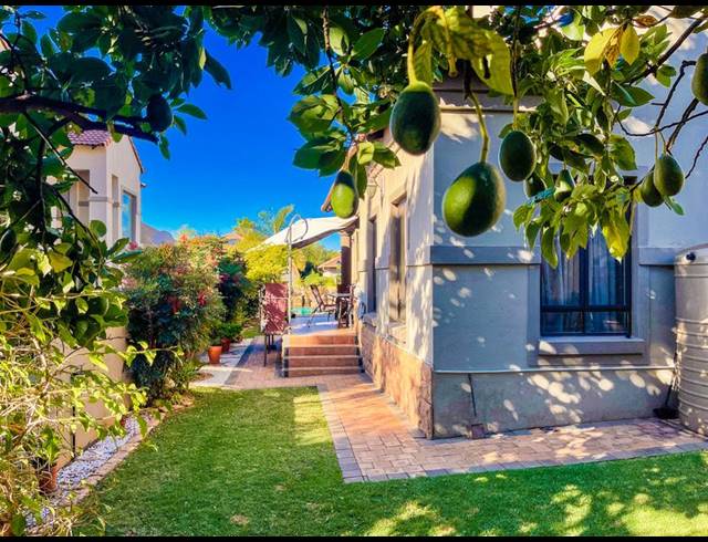 5 BEDROOM HOUSE FOR SALE IN MIDSTREAM ESTATE